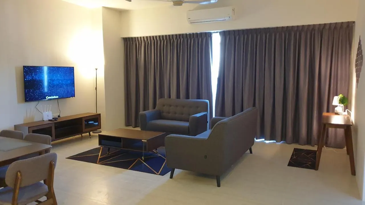 Tess - By The Sea, Batu Ferringhi Penang Apartment